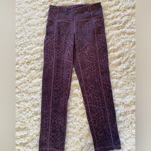 Lucy XS Purple and Black Print Capri Legging